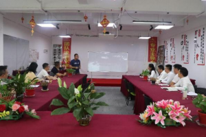 心存感恩，，，，，，一路同行——新竹高于旧竹枝，，，，，，全凭老干为扶持